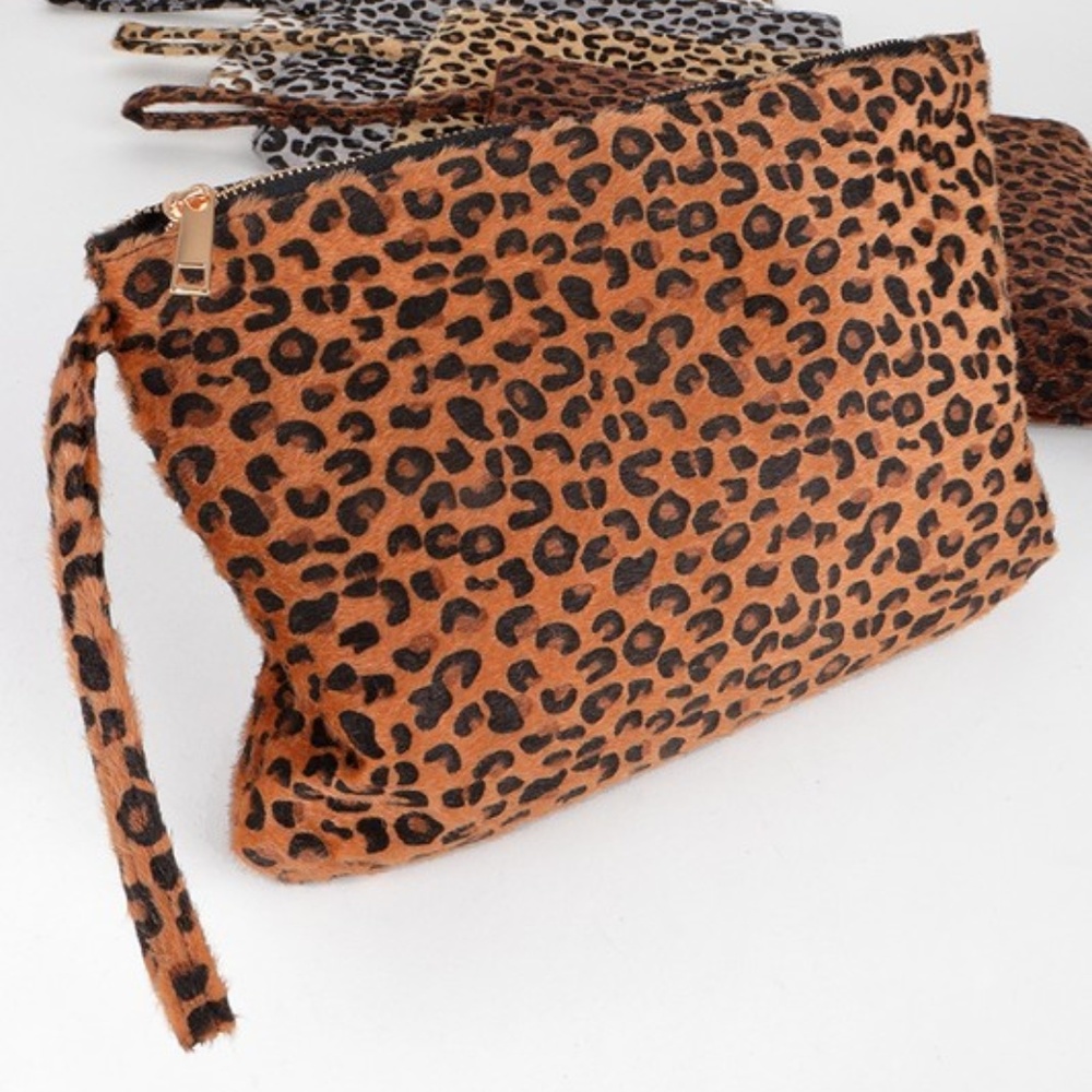 LAST 1! Leopard clutch with wrist strap - Picture 3 of 5